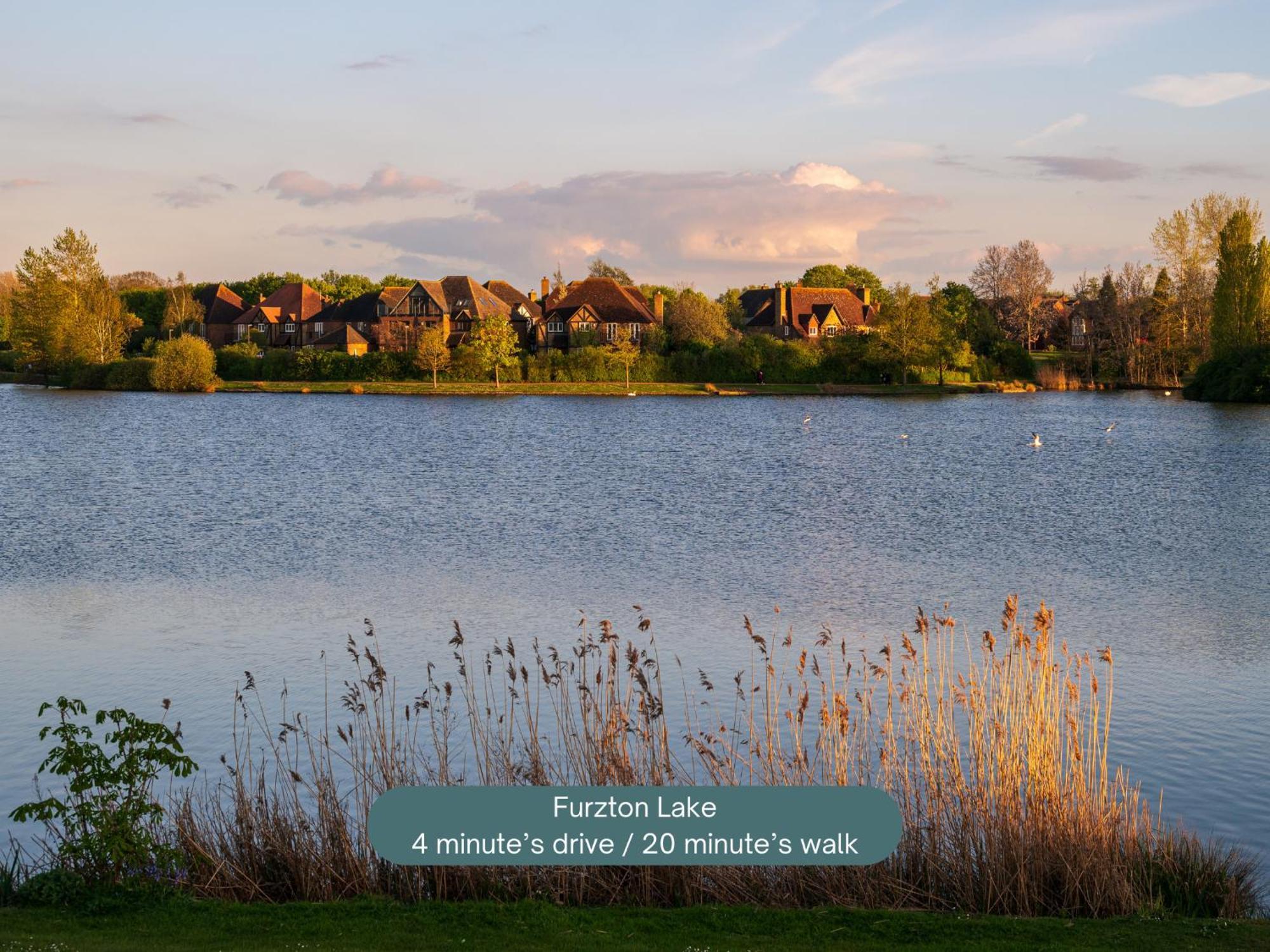 Holiday home Stylish House - Excellent Location - Driveway Parking, Self-check-in, Tvs In Bedrooms And Fast Wifi By Yoko